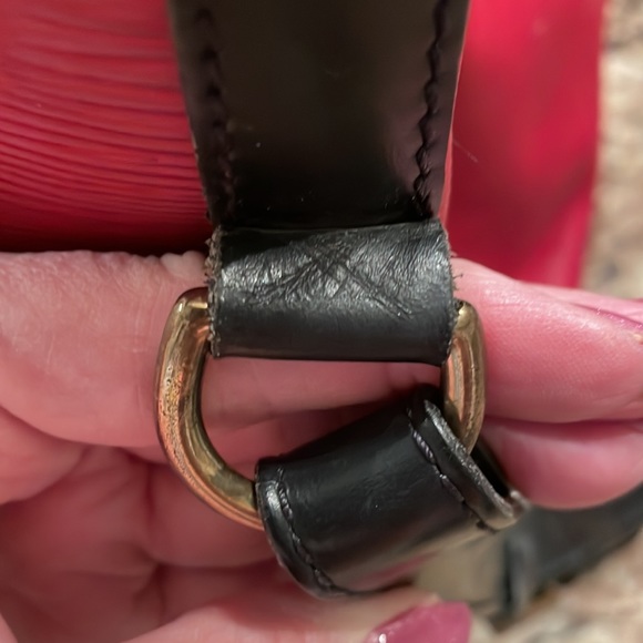 AUTHENTIC Louis Vuitton Epi Petit Noe Drawstring Shoulder Bag - Picture 11 of 12